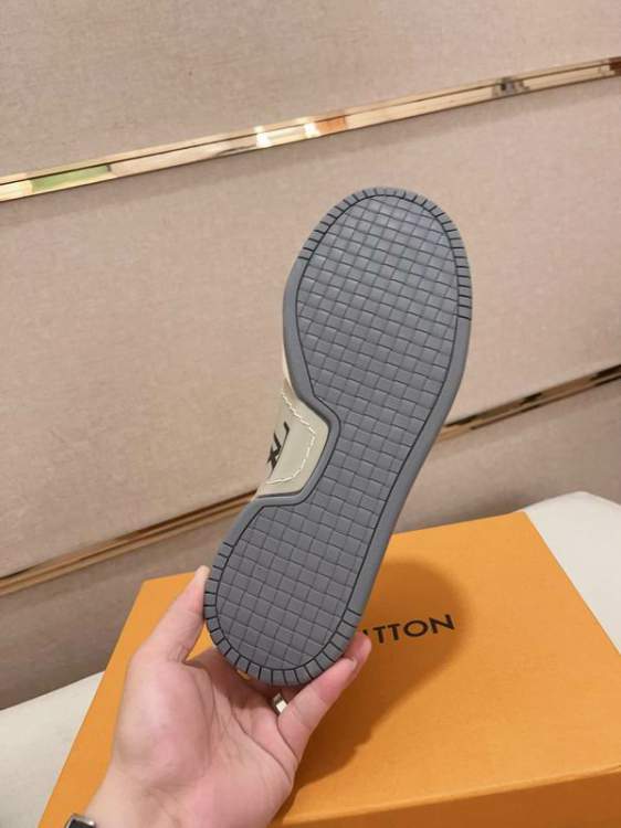 Picture of Louis Vuitton Shoes _SKULVsz38-44mnf101515467